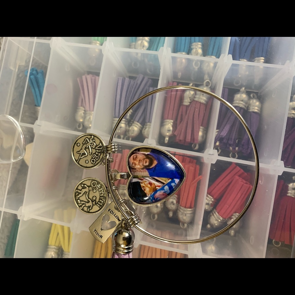 Jewelry - Picture 5 of 5